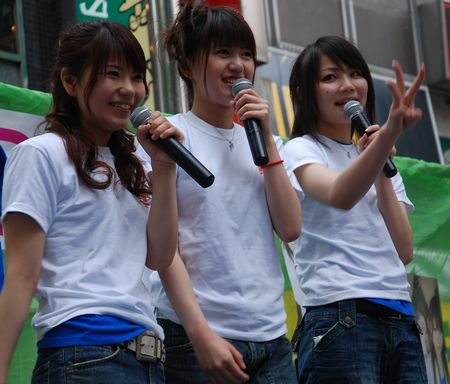 070603_survive_3.jpg