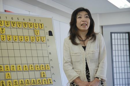 080106_nakai_int.jpg